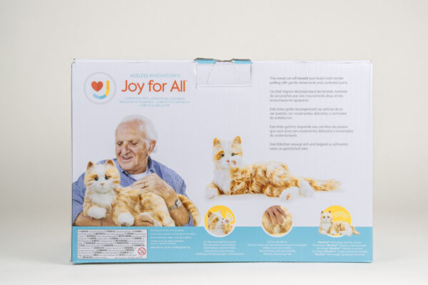 Joy for All interactieve knuffel kat werkt therapeutisch voor ouderen met dementie