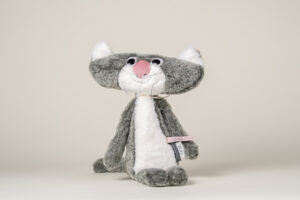plattekat stinkhond, knuffelkat Moulin Roty scheldekat